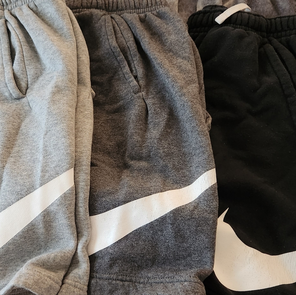 Nike Men's Fleece Shorts Size Large (Bundle of 3 pairs)